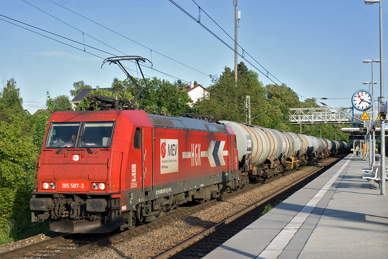 HGK 185 587 bei km 14,2 (Mai 2011)