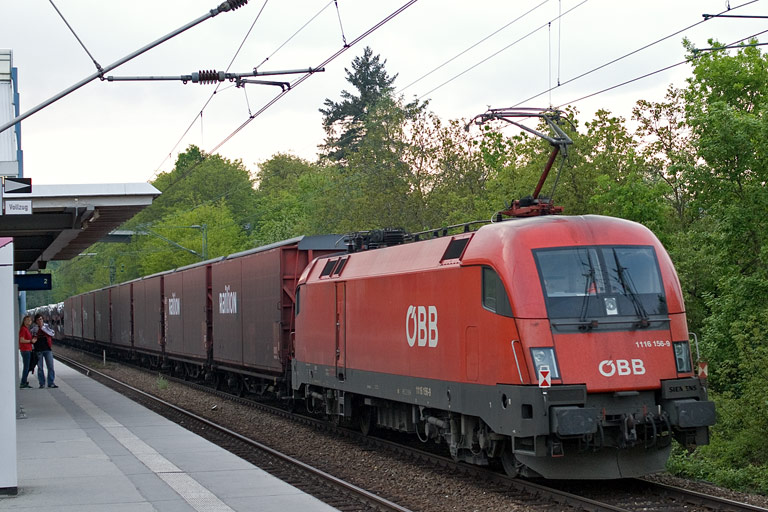 &Ouml;BB 1116 156 mit CSQ 60084 bei km 14,2 (April 2011)
