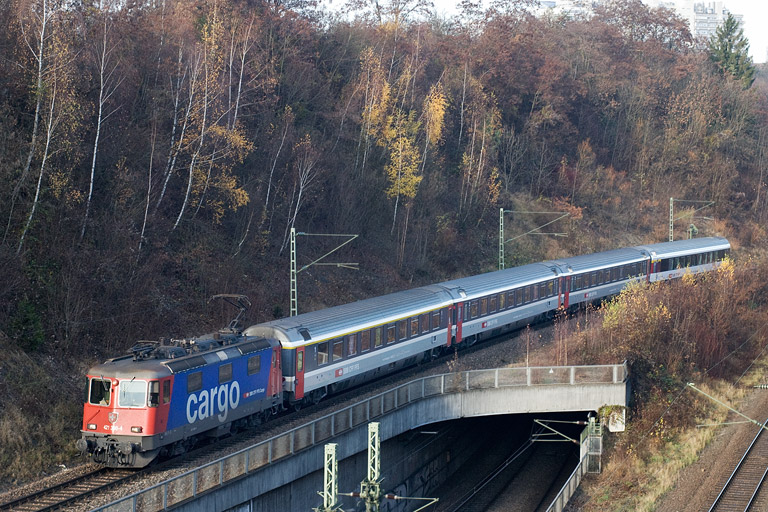 SBB 421 386 mit DPE 323 bei km 13,8 (November 2011)