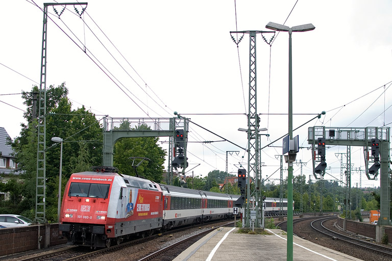 101 080 mit IC 183 bei km 16,6 (Juli 2012)