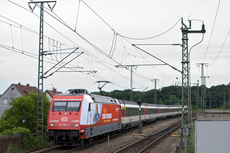 101 089 mit IC 184 bei km 16,8 (Juni 2012)