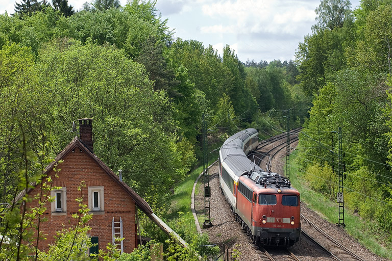 115 346 mit IC 280 bei km 19,2 (Mai 2012)