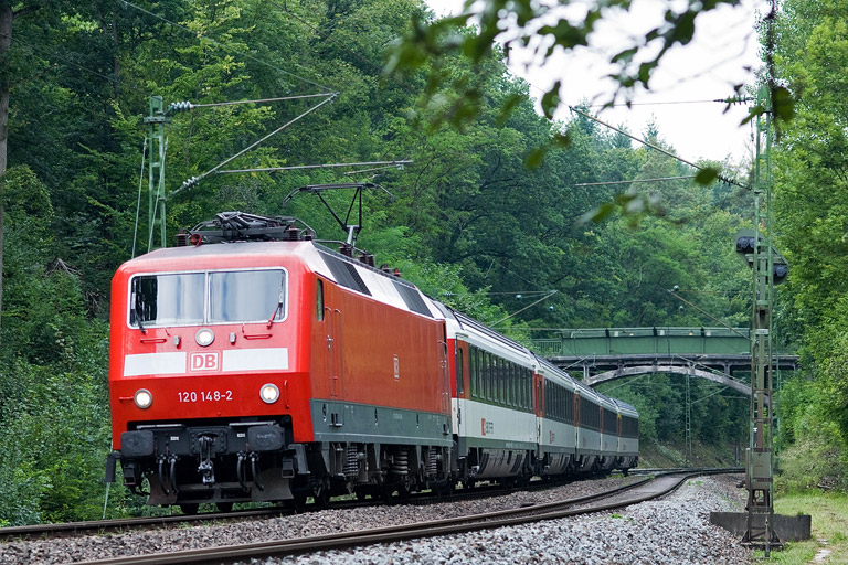 120 148 mit IC 281 bei km 11,6 (September 2012)