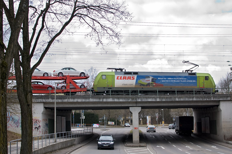 152 005 mit EK 56180 bei km 16,4 (M&auml;rz 2012)
