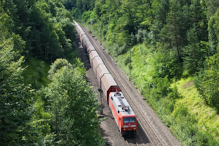 152 011 mit GA 60082 bei km 20,6 (August 2012)
