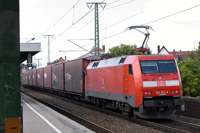 152 011 mit GA 60082 bei km 16,8 (August 2012)