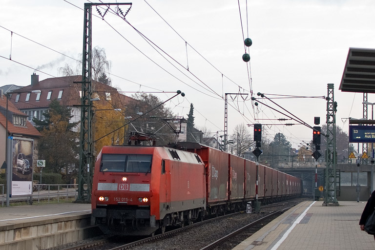 152 015 mit EK 56171 bei km 15,6 (November 2012)
