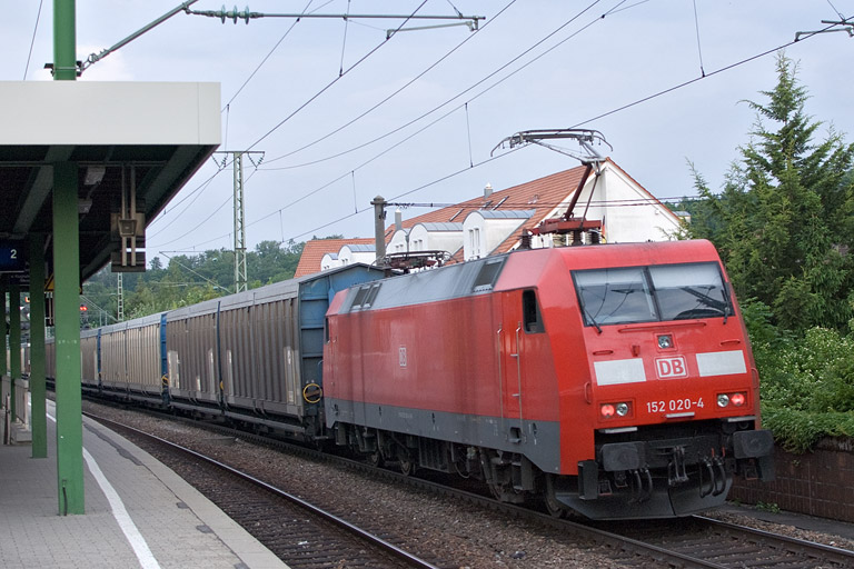 152 020 mit GA 61781 bei km 16,8 (Mai 2012)