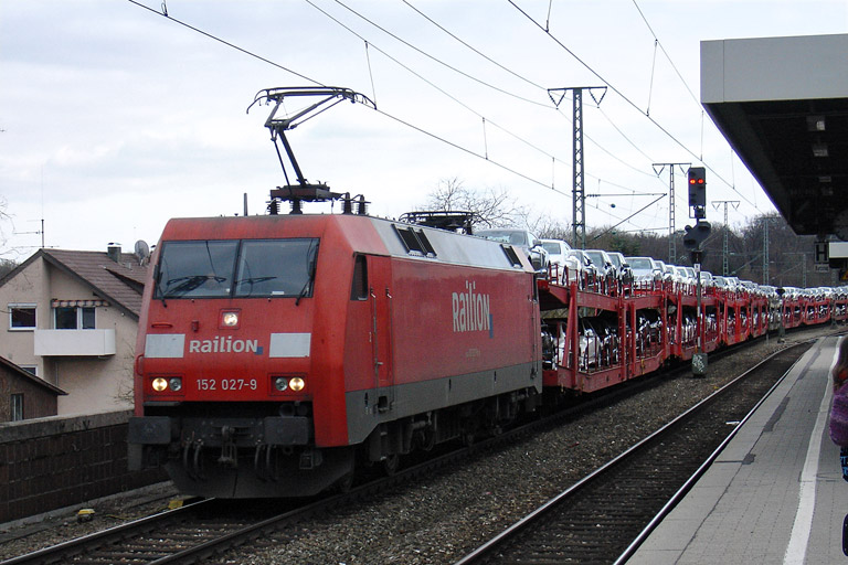 152 027 mit GA 60082 bei km 16,8 (M&auml;rz 2012)