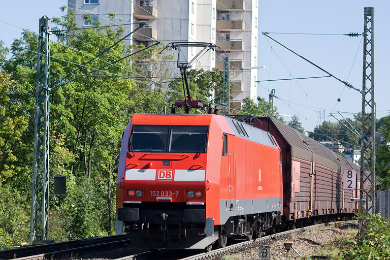152 033 mit EK 56167 bei km 8,2 (September 2012)