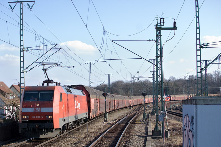 152 034 mit GA 60082 bei km 16,8 (M&auml;rz 2012)