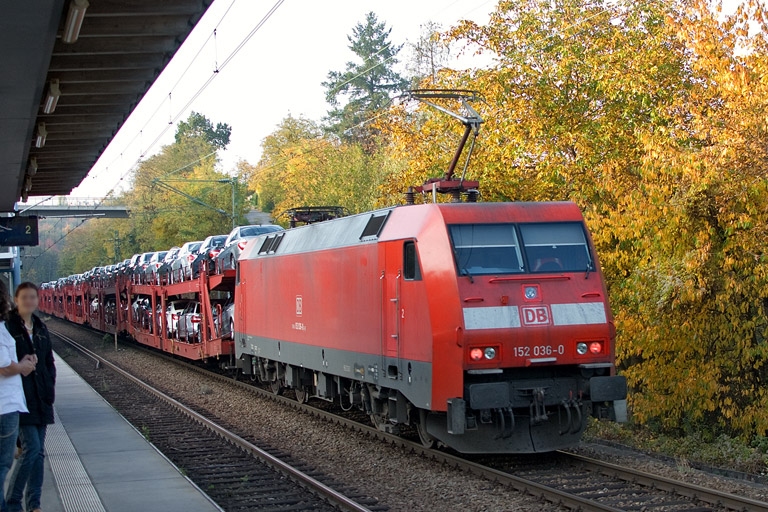 152 036 mit GA 60046 bei km 14,2 (Oktober 2012)