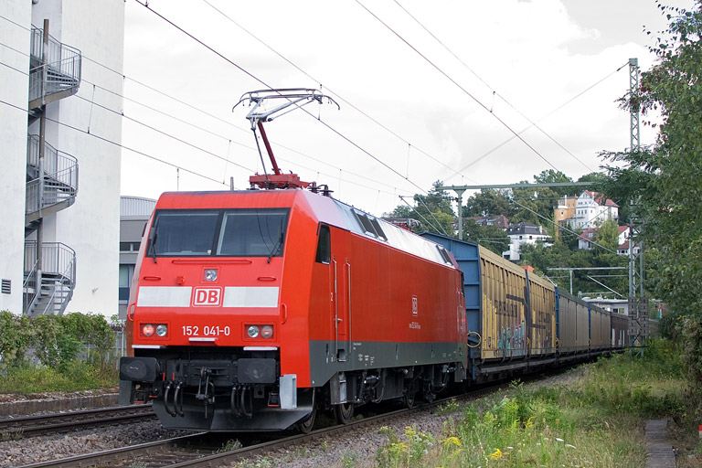 152 041 mit EK 56173 bei km 8,6 (August 2012)