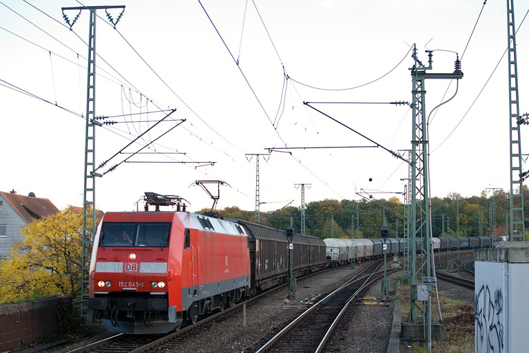 152 045 mit EK 56166 bei km 16,8 (Oktober 2012)
