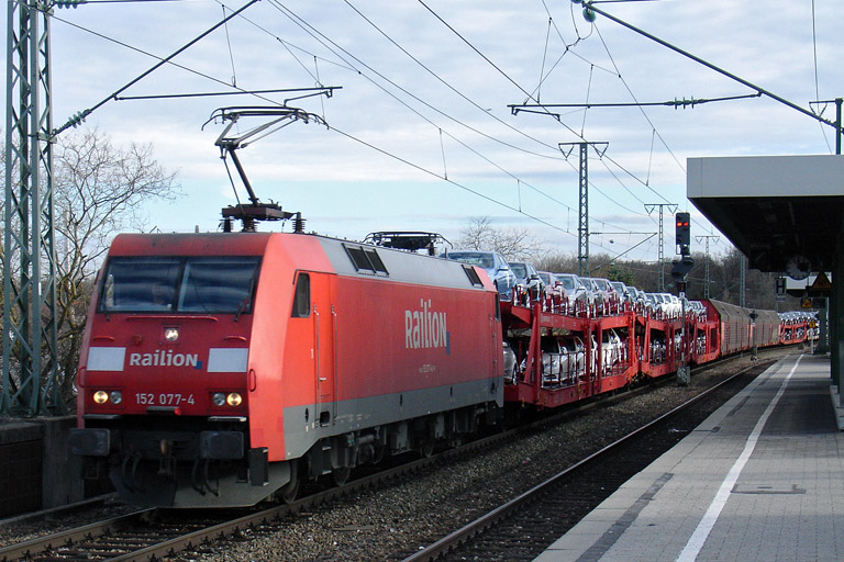 152 077 mit GA 60082 bei km 16,8 (Februar 2012)