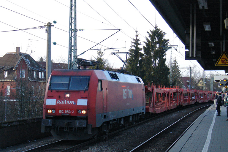 152 083 mit EK 56167 bei km 16,8 (Januar 2012)