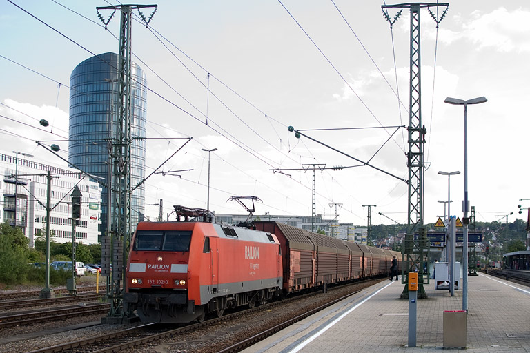 152 102 mit GA 60084 bei km 15,6 (Juni 2012)