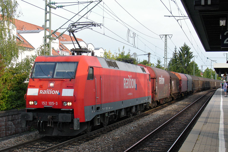 152 105 mit EK 56171 bei km 16,8 (September 2012)