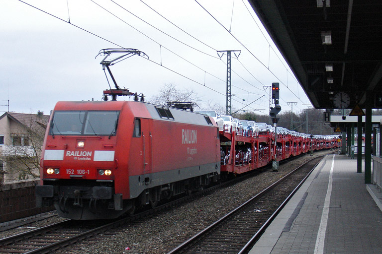 152 106 mit GA 60082 bei km 16,8 (Februar 2012)
