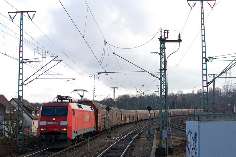 152 107 mit GA 60080 bei km 16,8 (November 2012)