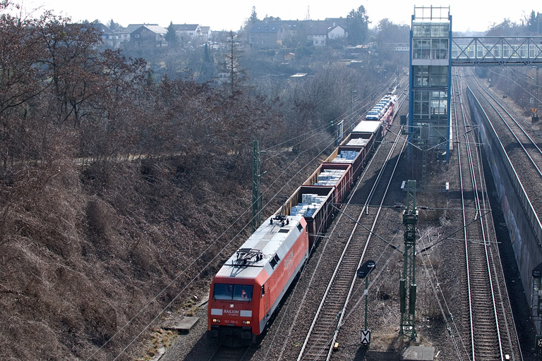 152 118 mit EK 56164 bei km 14,0 (M&auml;rz 2012)
