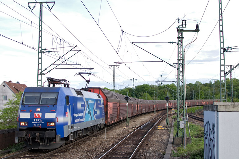 152 136 mit GA 60084 bei km 16,8 (Mai 2012)