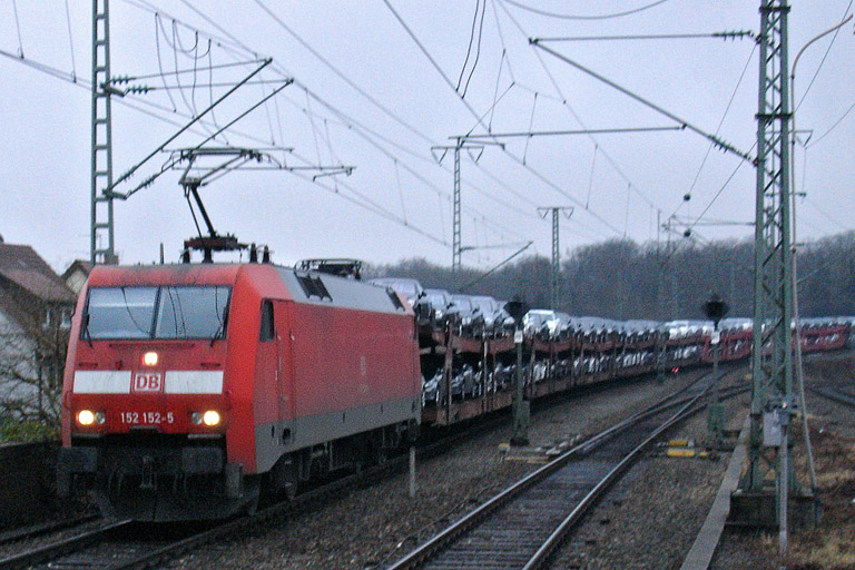 152 152 mit GA 60082 bei km 16,8 (Januar 2012)