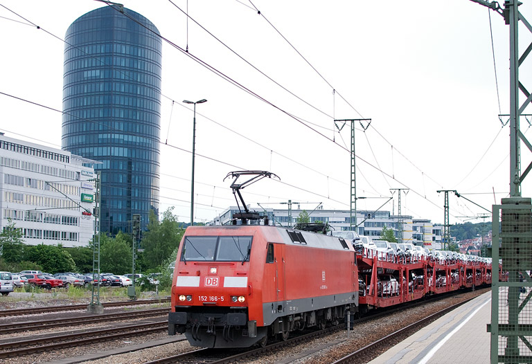 152 166 mit GA 60084 bei km 15,6 (Juni 2012)