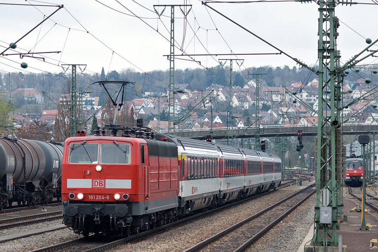 181 204 mit IC 280 bei km 15,8 (M&auml;rz 2012)