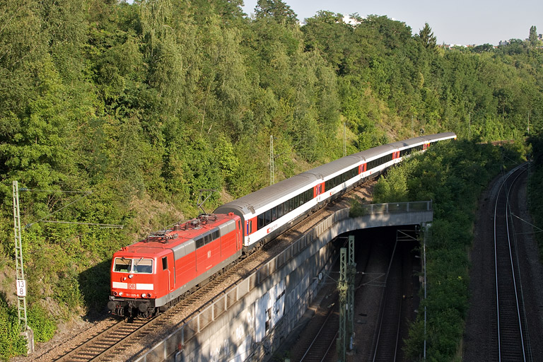 181 205 mit IC 181 bei km 13,8 (Juli 2012)