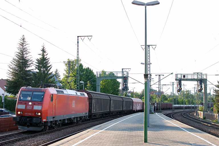 185 046 mit EK 56181 bei km 16,6 (Mai 2012)