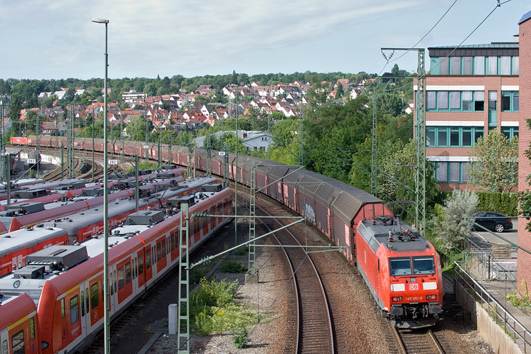 185 051 mit EK 56183 bei km 16,0 bei km 16,8 (August 2012)