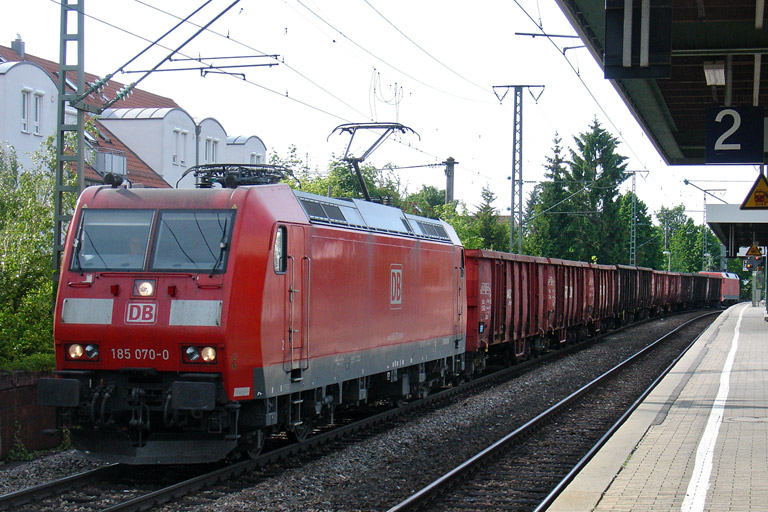 185 070 mit EK 56173 bei km 16,8 (Mai 2012)