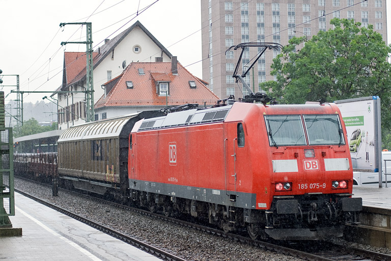 185 075 mit EZ 44691 bei km 15,6 (Juni 2012)