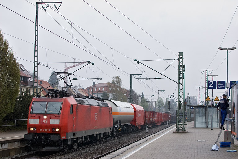 185 085 mit EZ 44691 bei km 15,6 (April 2012)