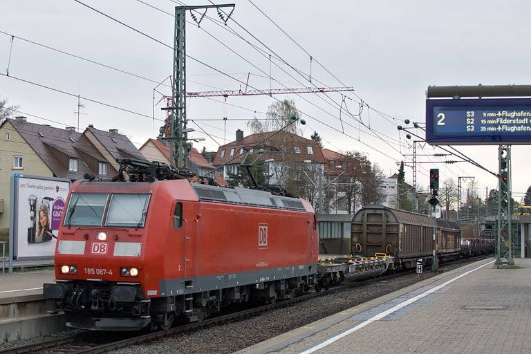 185 087 mit EZ 44689 bei km 15,6 (April 2012)