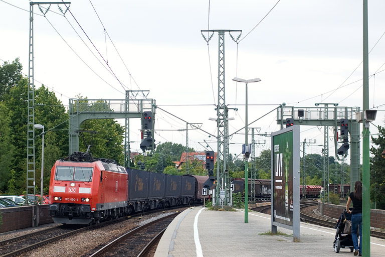 185 090 mit EZ 45175 bei km 16,6 (August 2012)