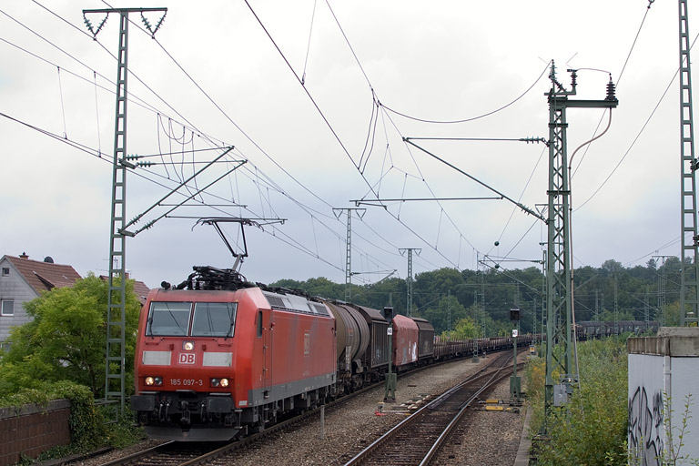 185 097 mit EZ 44696 bei km 16,8 (September 2012)