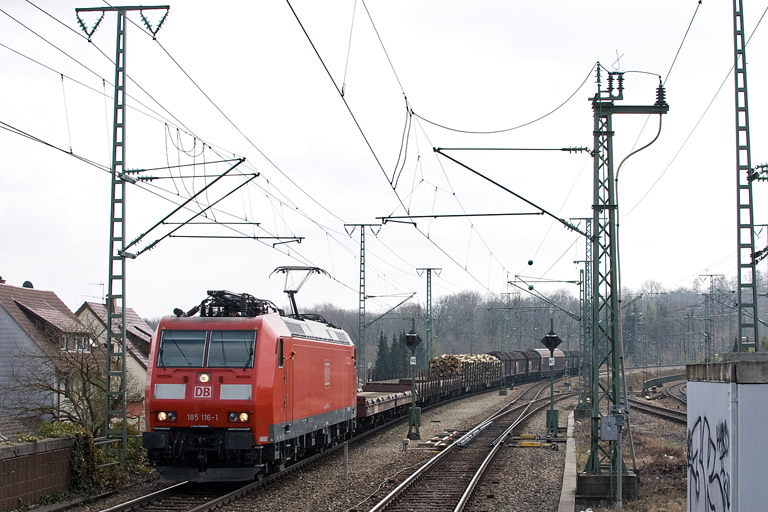 185 116 mit EZ 44696 bei km 16,8 (M&auml;rz 2012)