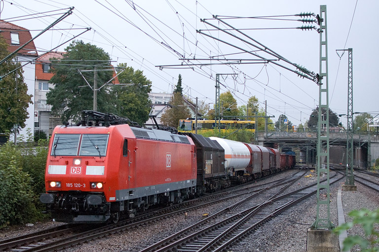 185 120 mit EK 56173 bei km 15,4 (September 2012)