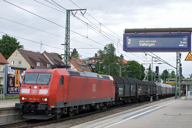 185 154 mit EK 56173 bei km 15,6 (Mai 2012)