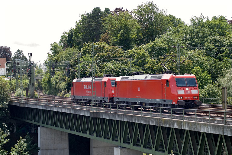 185 156 und 185 305 bei km 14,6 (Juli 2012)