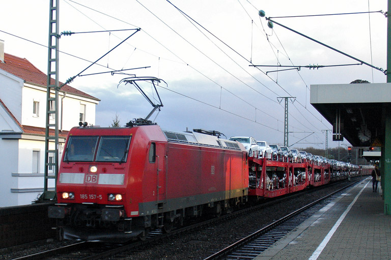 185 157 mit GA 60082 bei km 16,8 (Januar 2012)