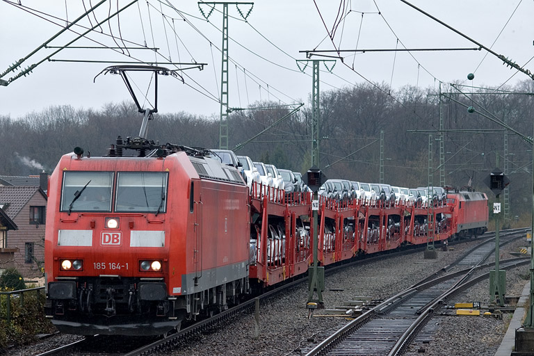 185 164 mit GA 60046 bei km 16,8 (April 2012)