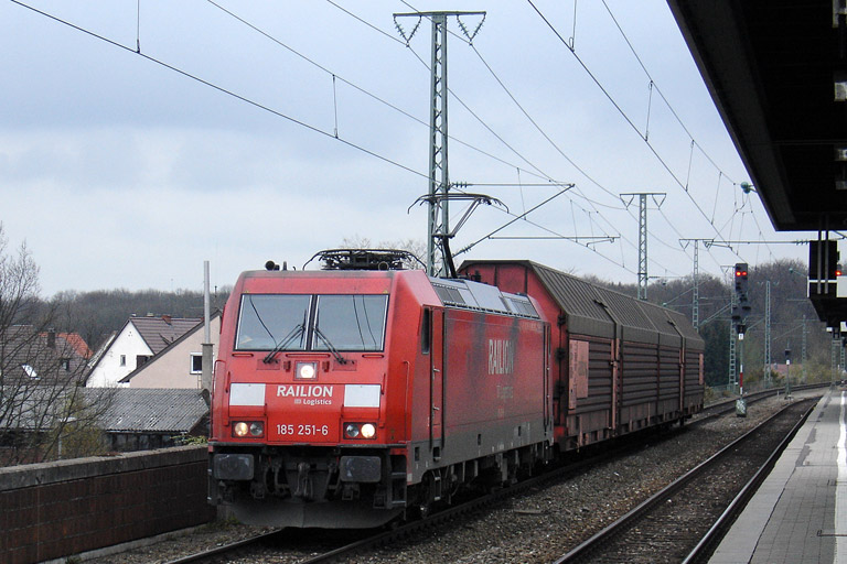 185 251 mit GA 60046 bei km 16,8 (April 2012)