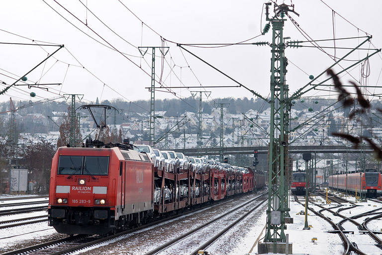 185 283 mit EK 56180 bei km 15,8 (Februar 2012)