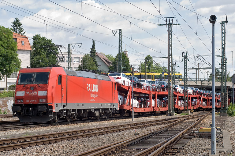 185 307 mit GA 62471 bei km 15,4 (Juni 2012)
