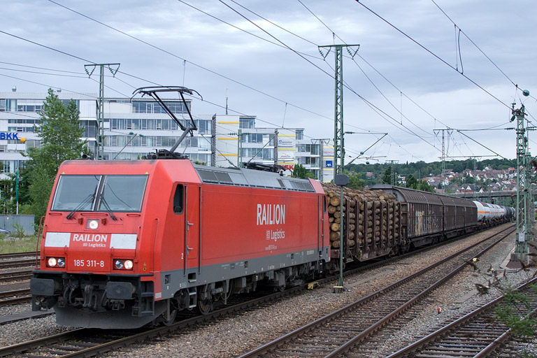 185 311 mit EK 56166 bei km 15,8 (Juli 2012)