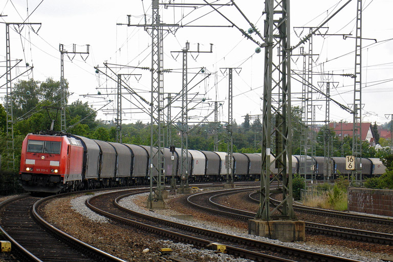 185 313 mit GM 47902 bei km 16,6 (Juni 2012)