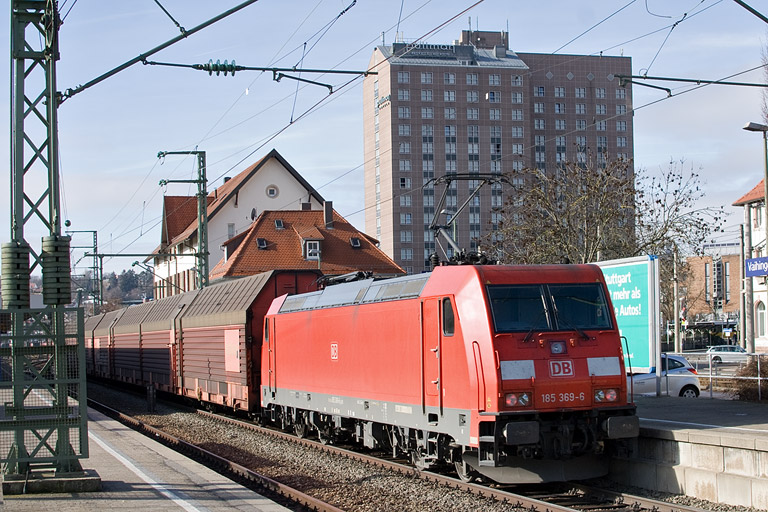 185 369 mit EK 56165 bei km 15,6 (Februar 2012)